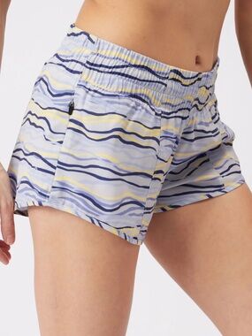 rabbit Women's Feelin' Fine 4 Short Making Waves - Size Small